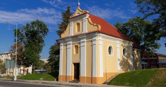 Zrenovovaný vonkajšok Kaplnky Panny Márie Karmelskej